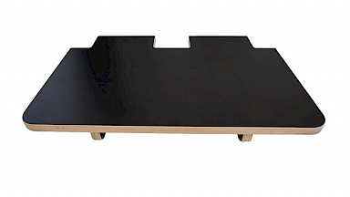 Ergonomiseen työskentelyyn kotimaiset Kiilax puolapuut 80 cm työtasolla.